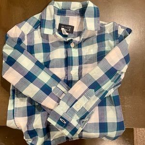 Adorable children’s place button down!